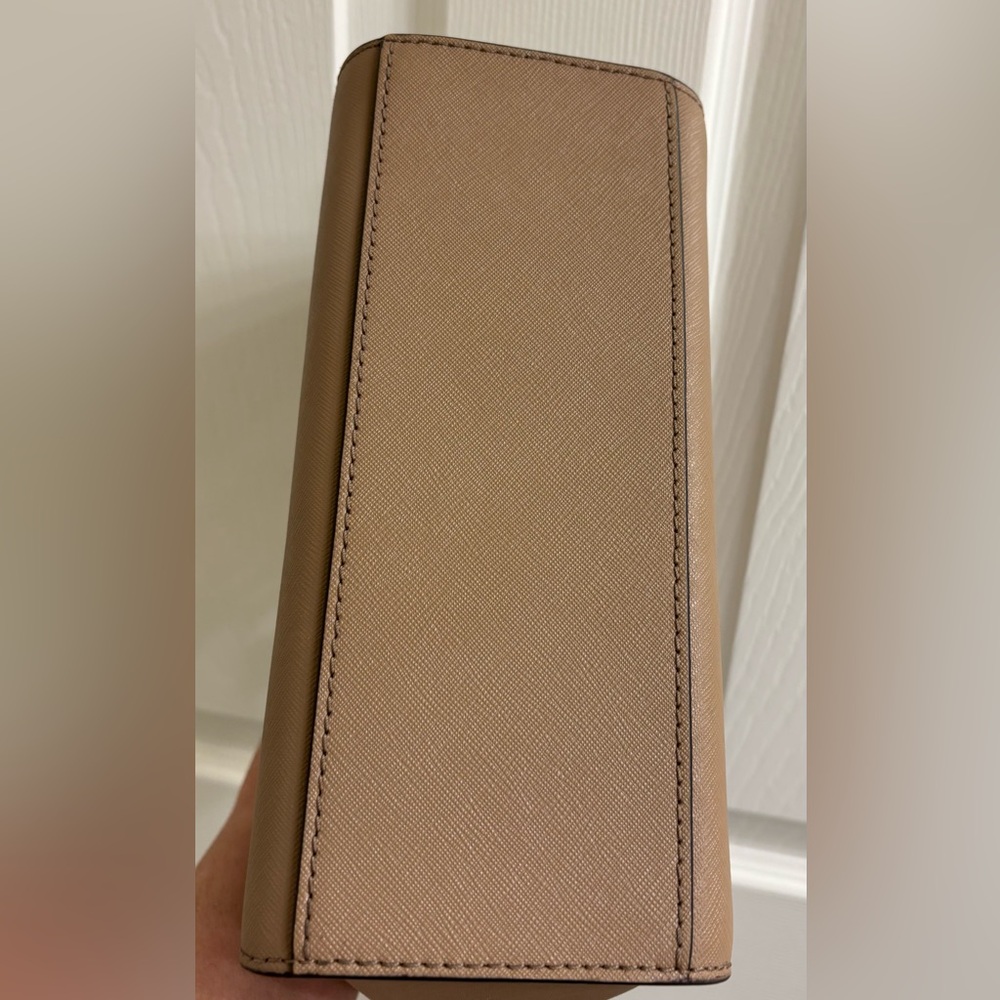 Michael Kors taupe Selma crossbody - Like New - Picture 7 of 10